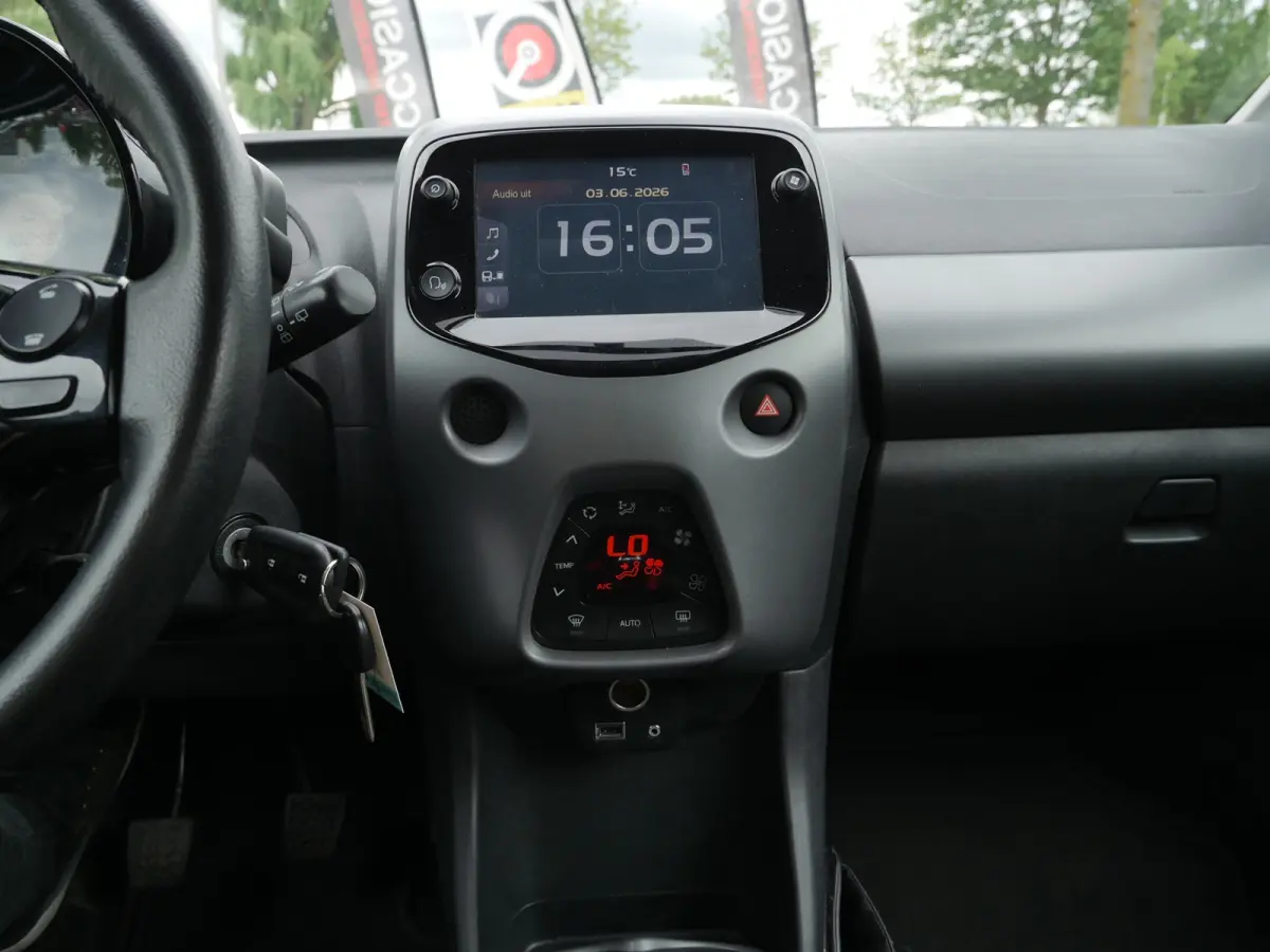 1.0 VVT-i x-cite | Carplay | Camera |