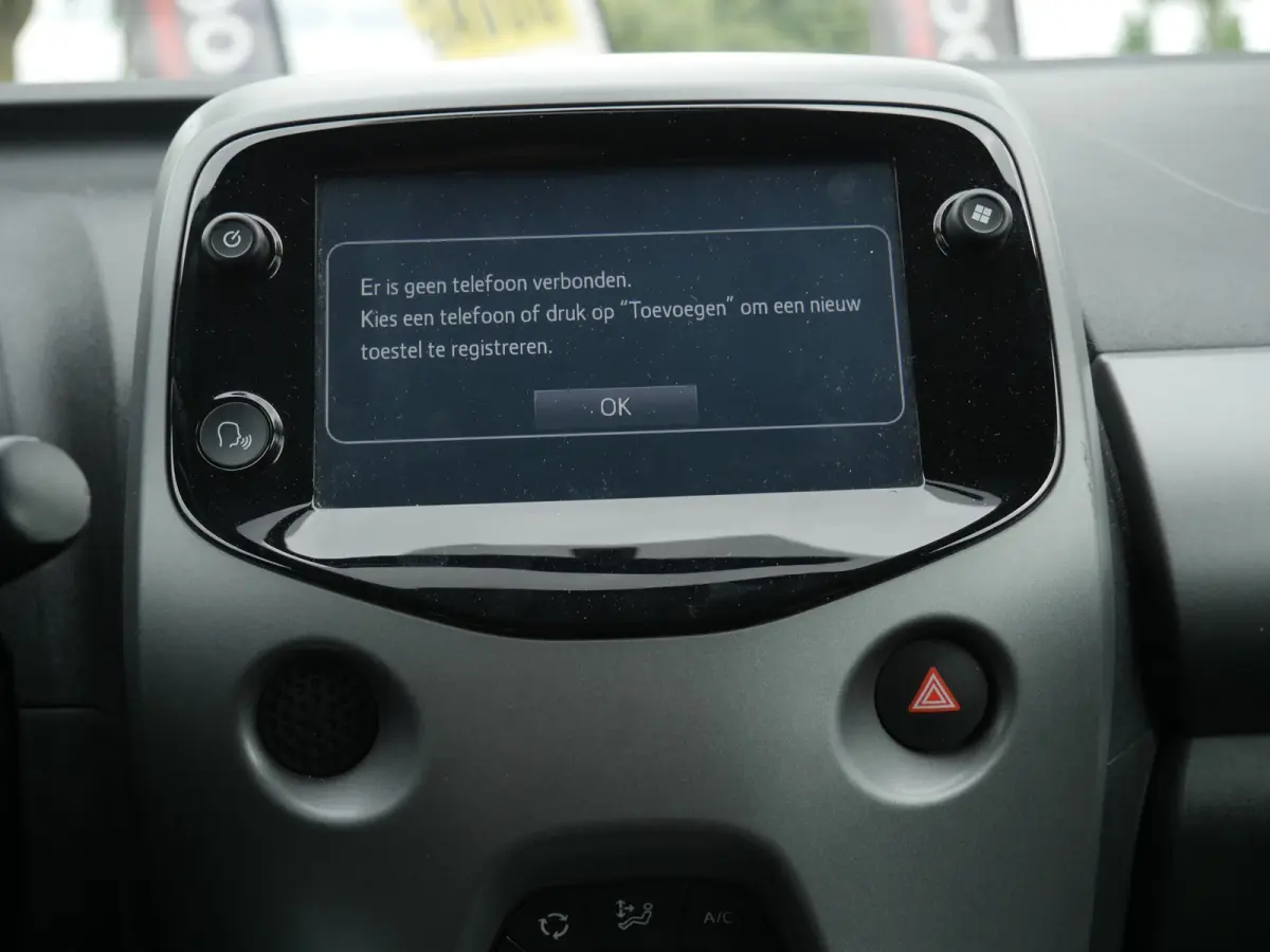 1.0 VVT-i x-cite | Carplay | Camera |