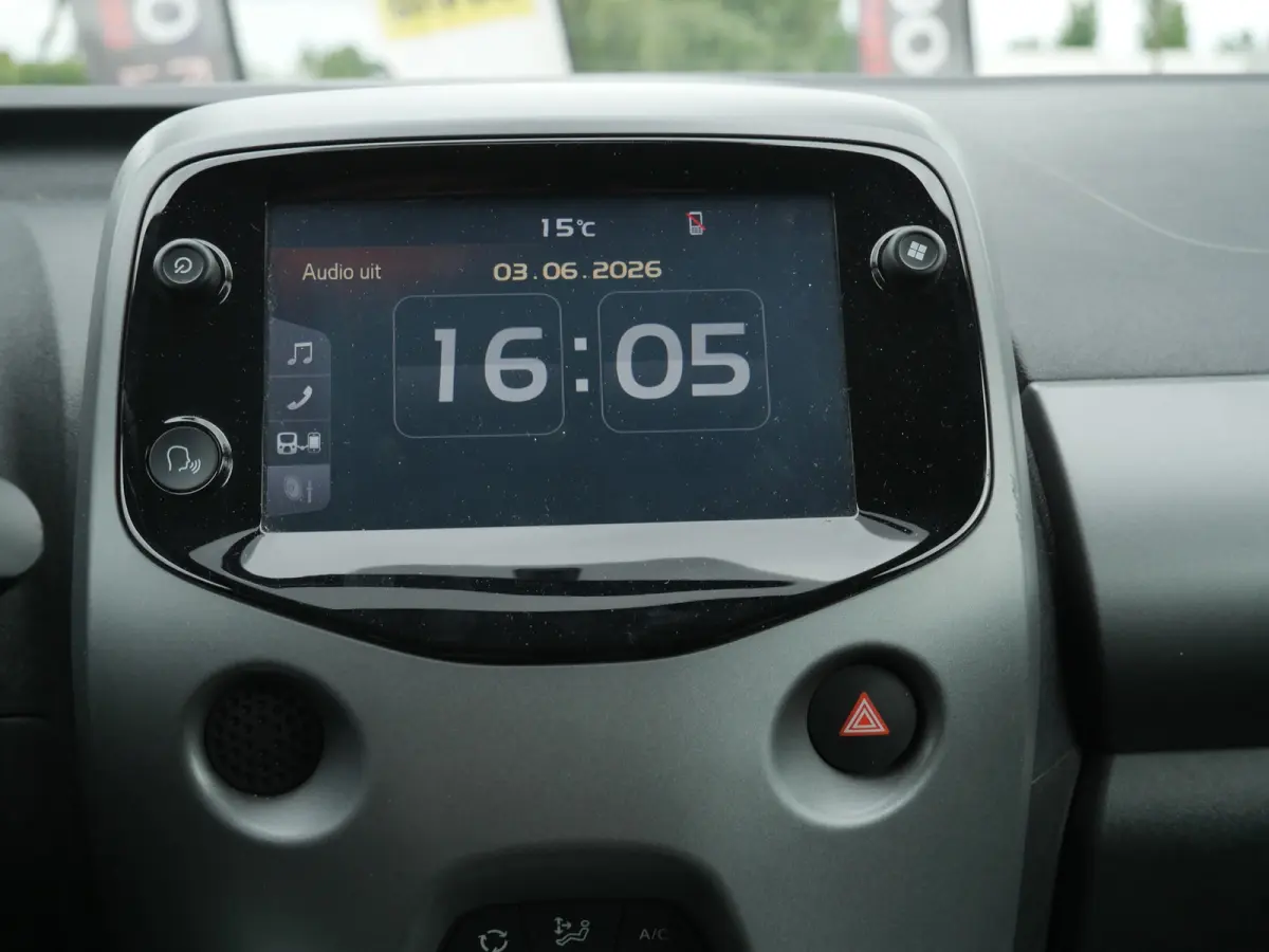1.0 VVT-i x-cite | Carplay | Camera |
