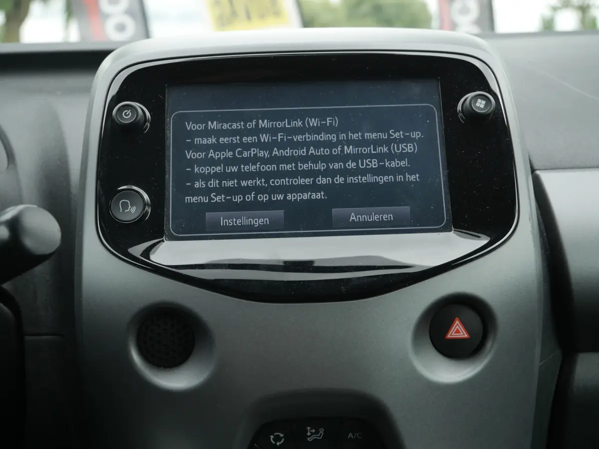 1.0 VVT-i x-cite | Carplay | Camera |
