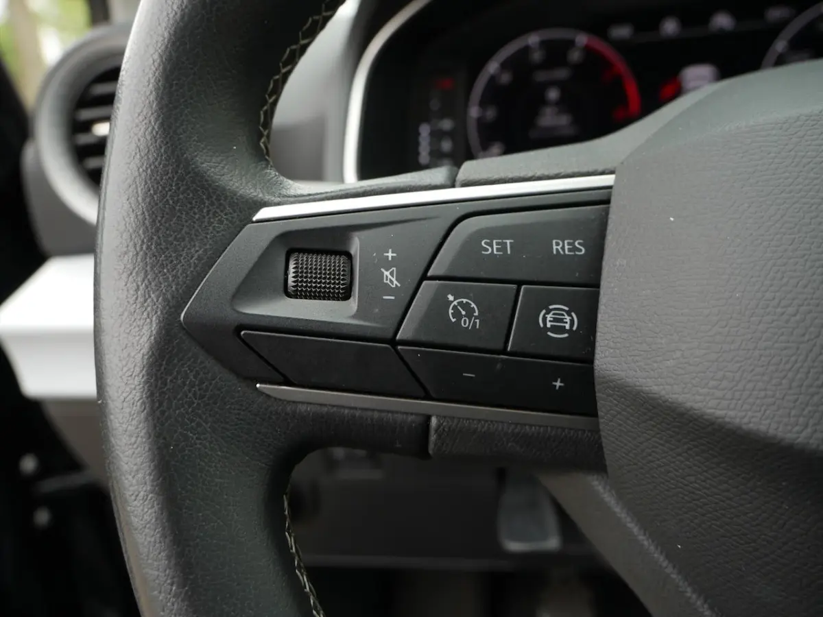 1.0 EcoTSI Style Business Intense
