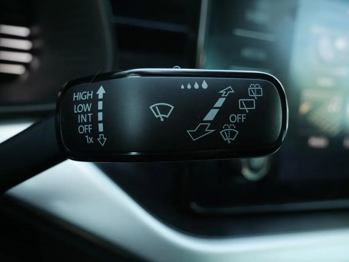 1.0 TSI Sport Business