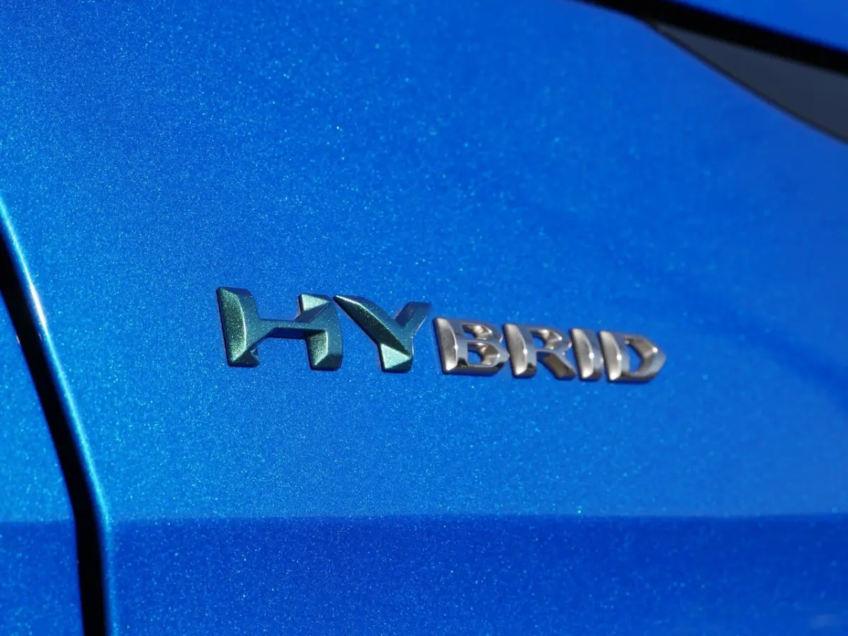 1.6 HYbrid 225 GT