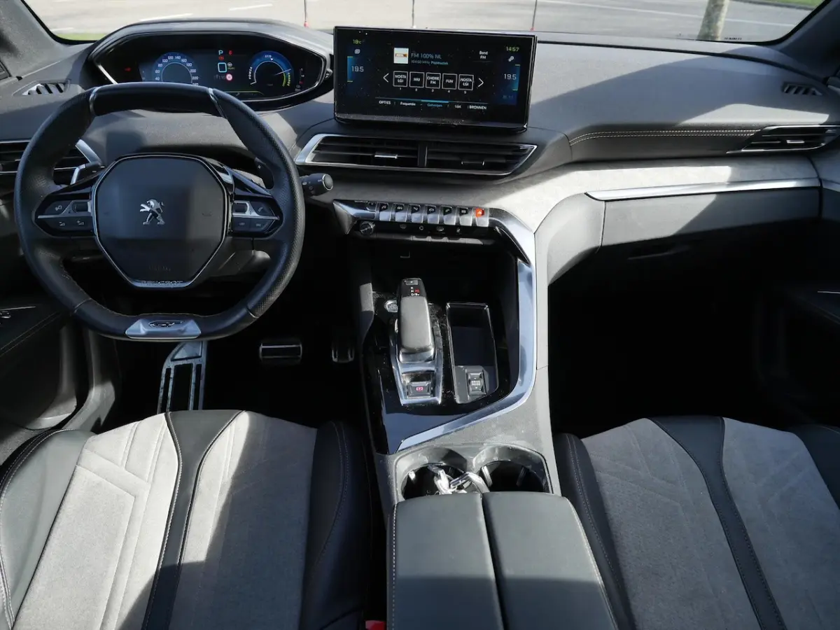 1.6 HYbrid 225 GT