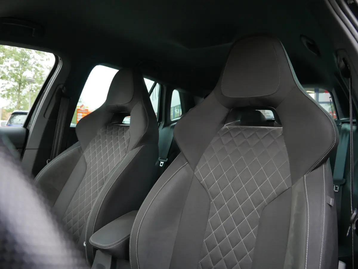 1.0 TSI Sport Business | Stoelverwarming | Apple Carplay/Android Auto