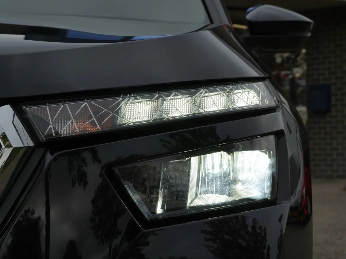 1.0 TSI Sport Business | Stoelverwarming | Apple Carplay/Android Auto