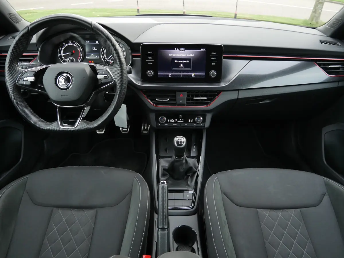 1.0 TSI Sport Business | Stoelverwarming | Apple Carplay/Android Auto
