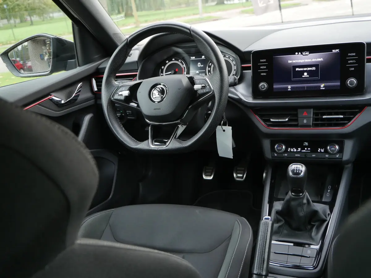 1.0 TSI Sport Business | Stoelverwarming | Apple Carplay/Android Auto