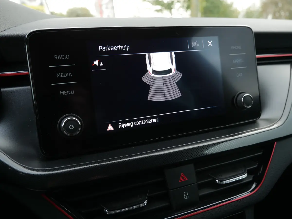 1.0 TSI Sport Business | Stoelverwarming | Apple Carplay/Android Auto