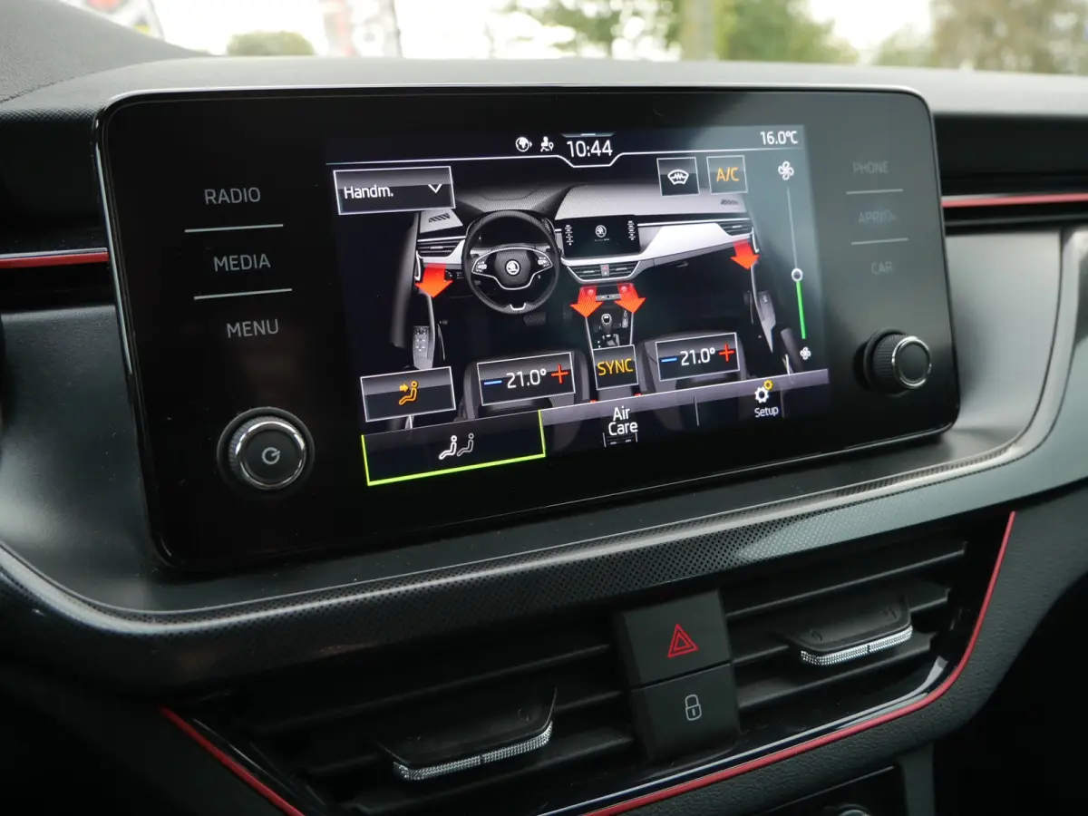 1.0 TSI Sport Business | Stoelverwarming | Apple Carplay/Android Auto