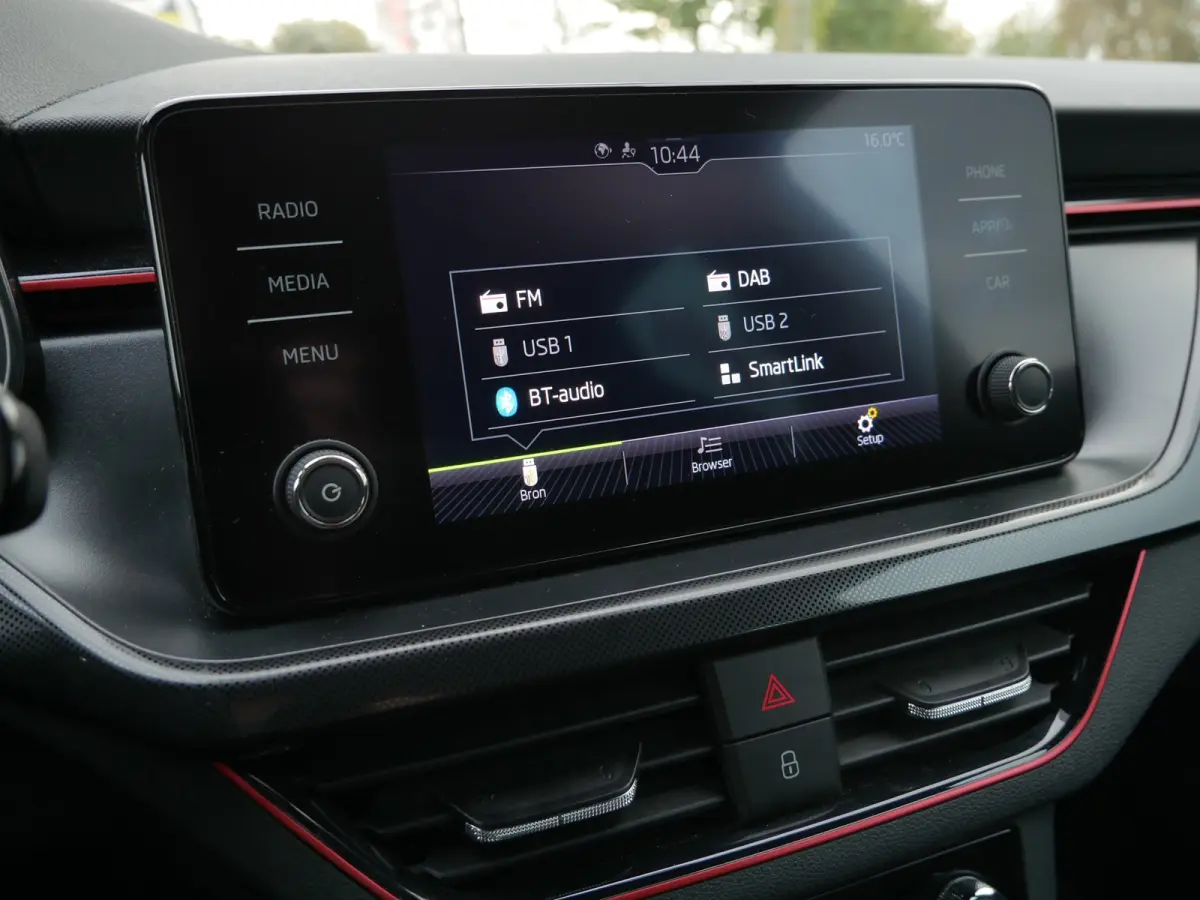 1.0 TSI Sport Business | Stoelverwarming | Apple Carplay/Android Auto