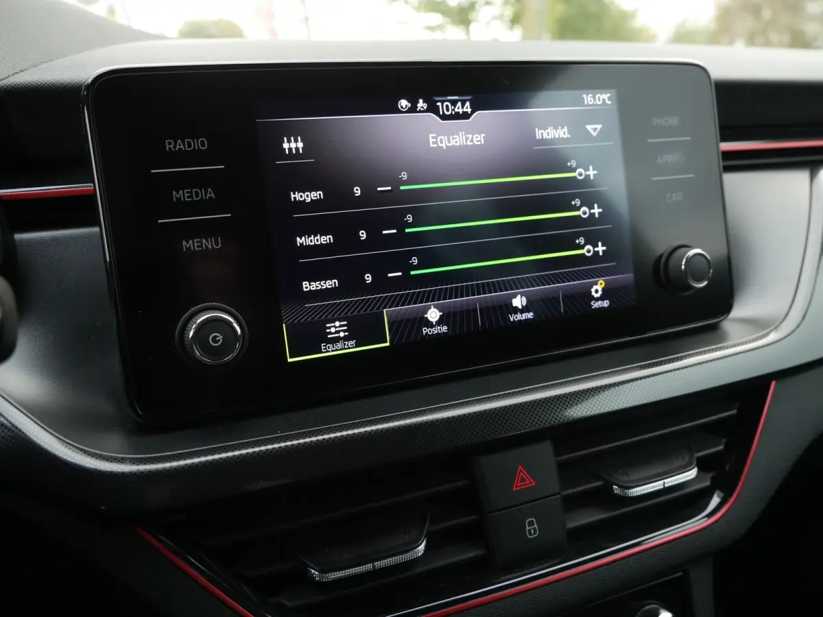 1.0 TSI Sport Business | Stoelverwarming | Apple Carplay/Android Auto