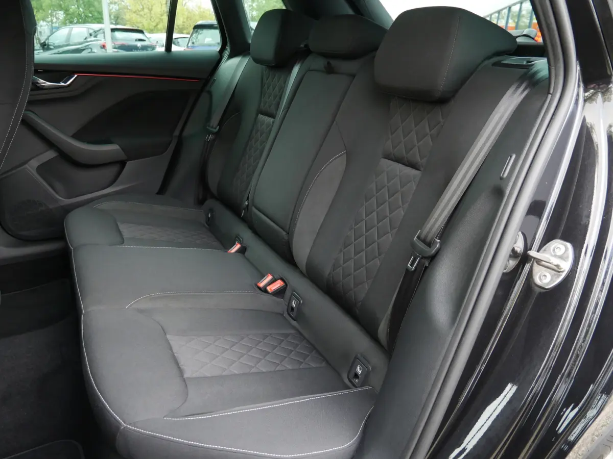 1.0 TSI Sport Business | Stoelverwarming | Apple Carplay/Android Auto