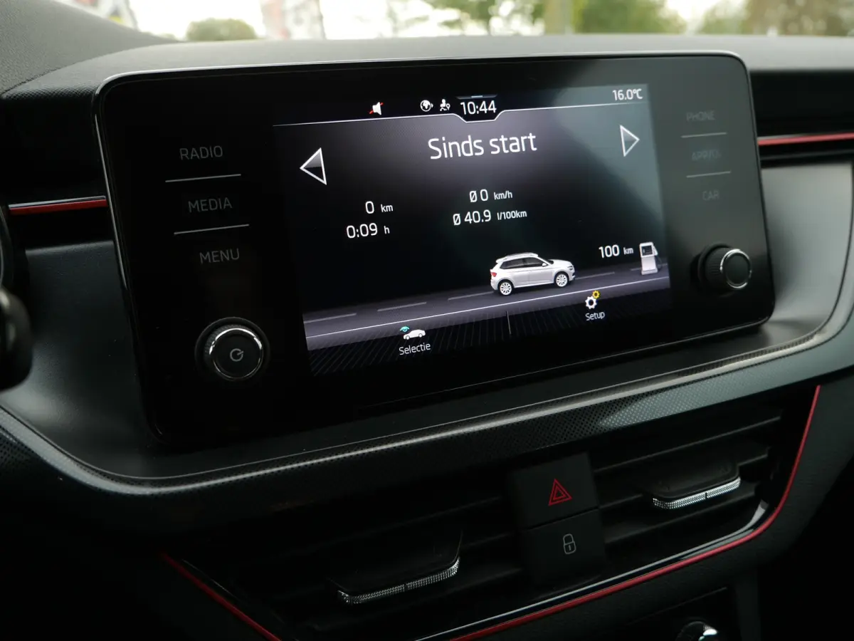 1.0 TSI Sport Business | Stoelverwarming | Apple Carplay/Android Auto