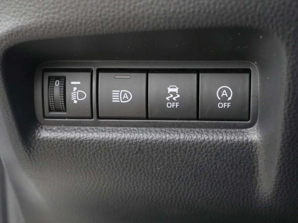 1.0 VVT-i MT Play | Carplay | Camera |