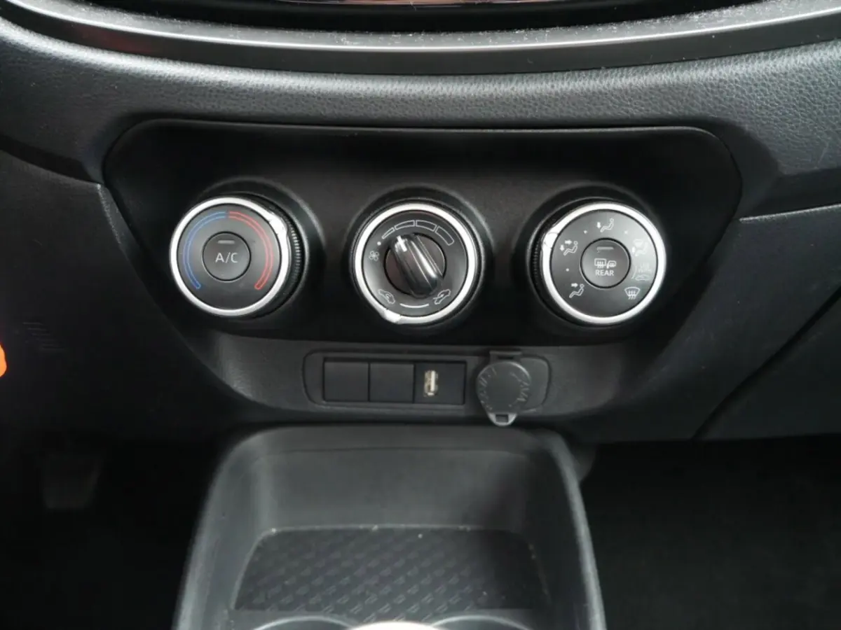 1.0 VVT-i MT Play | Carplay | Camera |