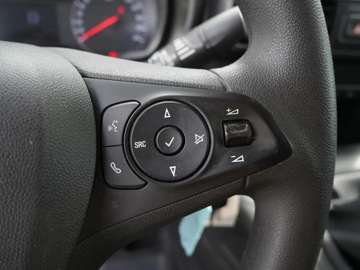 1.5D 102pk L2H1 Edition Plus | Apple Carplay/Android Auto | PDC | DAB+ |