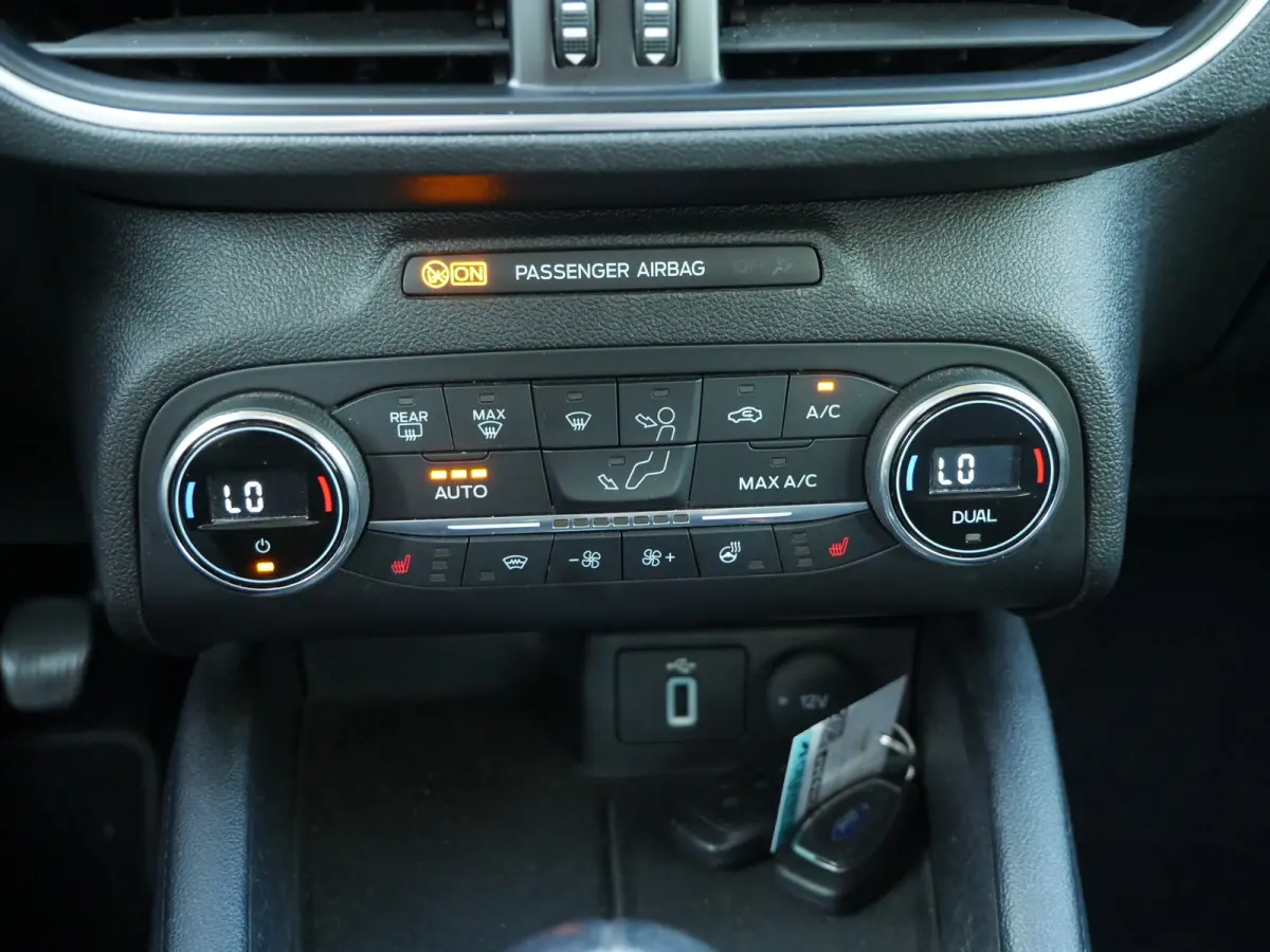 1.0 EcoBoost Titanium Business | Bang & Olufsen | Winter-Pack |