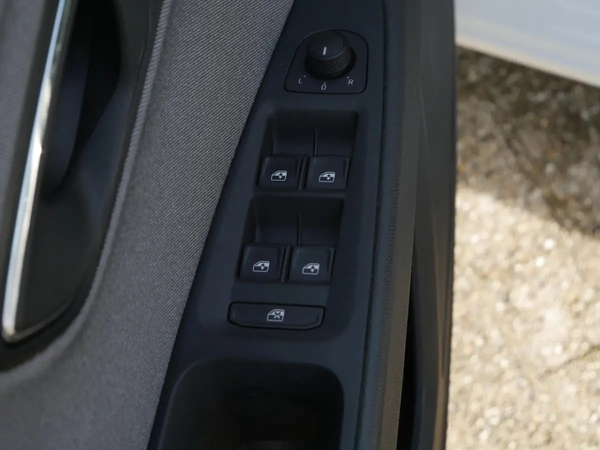 1.0 EcoTSI Style Business Intense