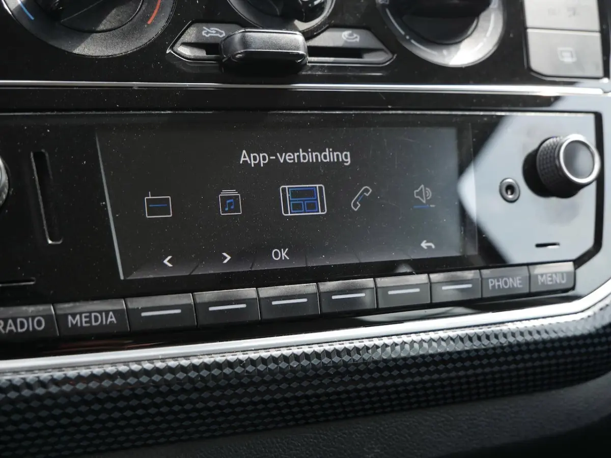 Up! 1.0 BMT move Executive | 5Drs | Airco | Dab+ | Smartphone integratie |