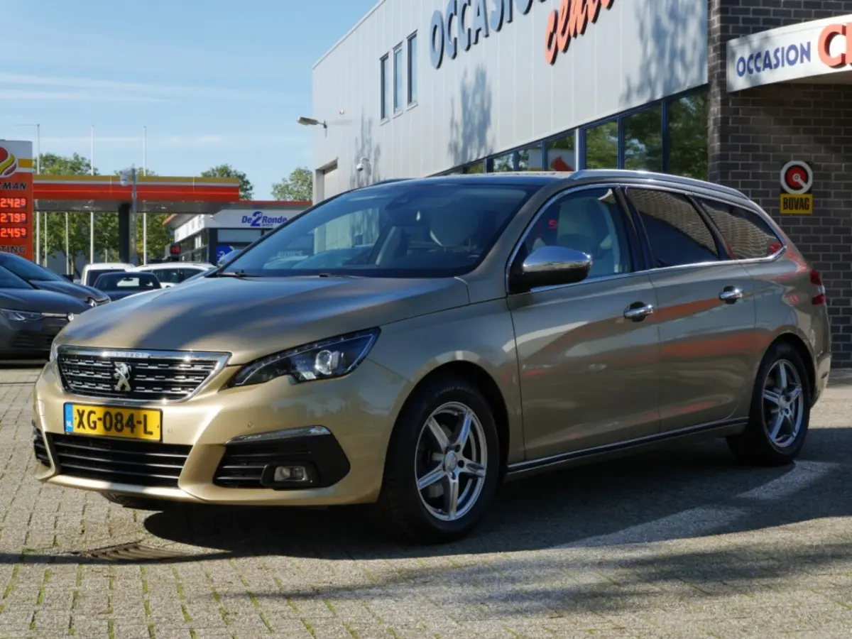 1.2 PureTech Blue Lease Premium