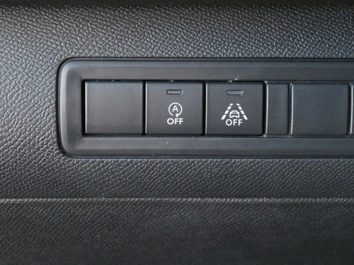 1.2 PureTech Blue Lease Premium
