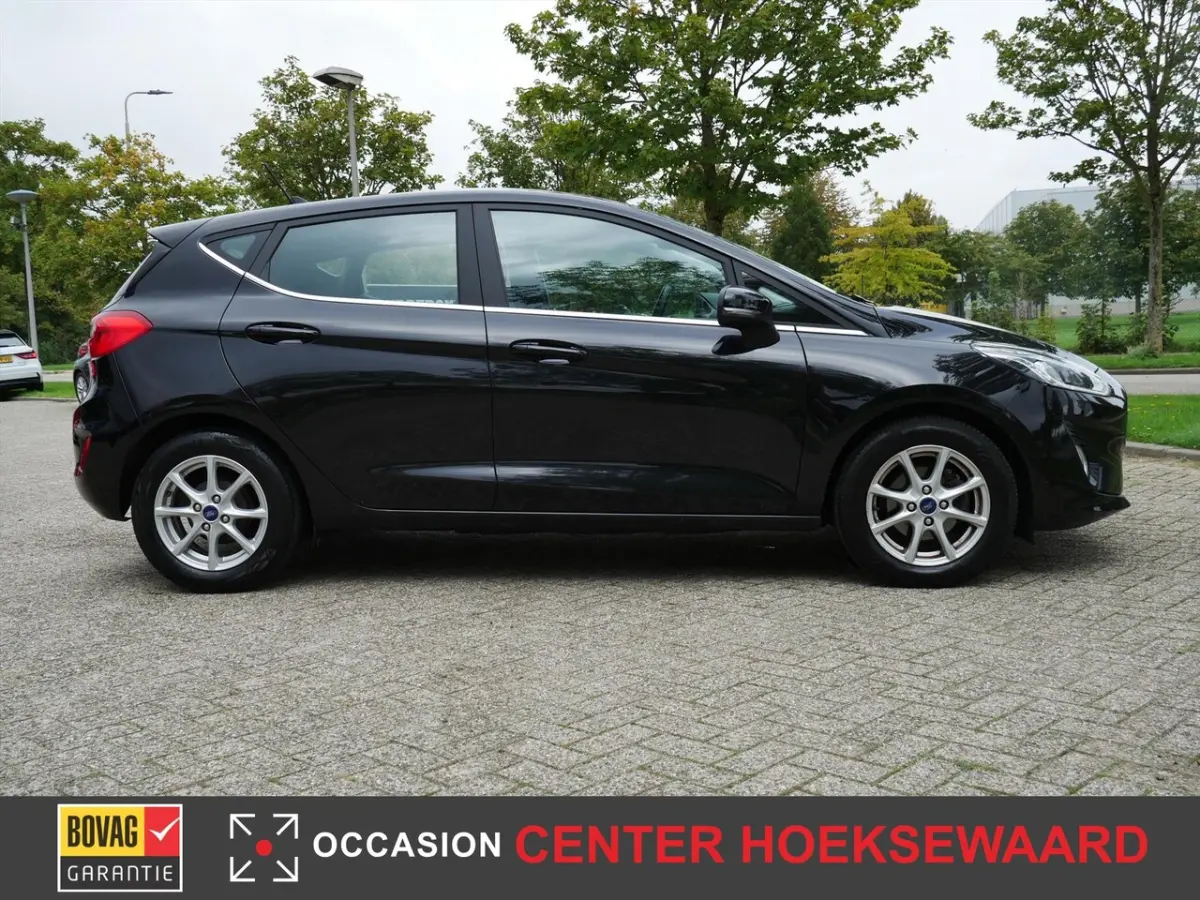 1.0 EcoBoost 95pk Titanium | Technology Pack | Agate Black | Full Map Navigatie |