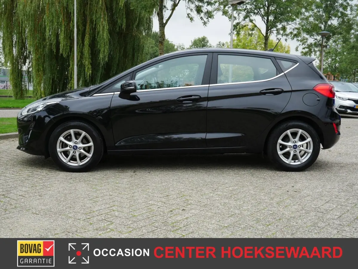 1.0 EcoBoost 95pk Titanium | Technology Pack | Agate Black | Full Map Navigatie |