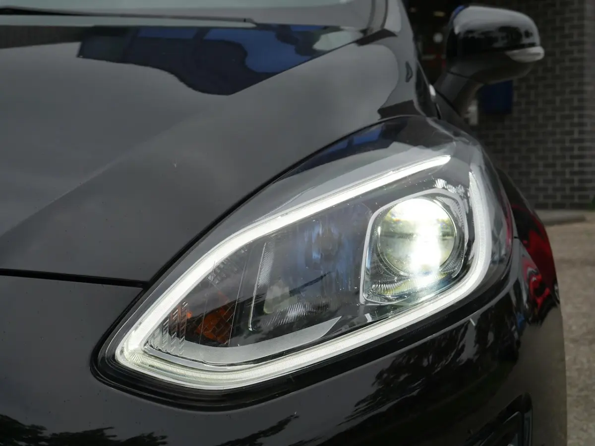 1.0 EcoBoost 95pk Titanium | Technology Pack | Agate Black | Full Map Navigatie |