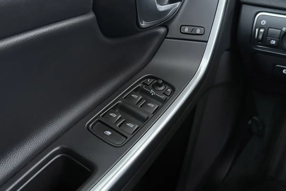 2.0 T4 Nordic+ | Org NL | Schuif-/Kanteldak | Leer | Stoelverwarming | Camera | Cruise Control | Climate Control |