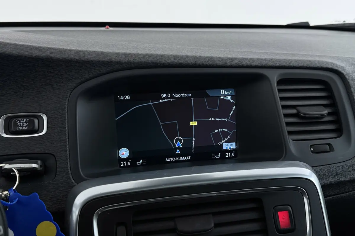 2.0 T4 Nordic+ | Org NL | Schuif-/Kanteldak | Leer | Stoelverwarming | Camera | Cruise Control | Climate Control |