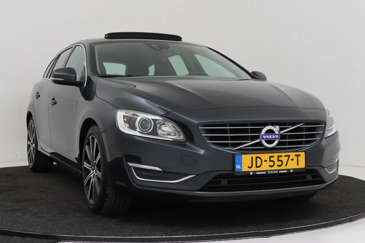 2.0 T4 Nordic+ | Org NL | Schuif-/Kanteldak | Leer | Stoelverwarming | Camera | Cruise Control | Climate Control |