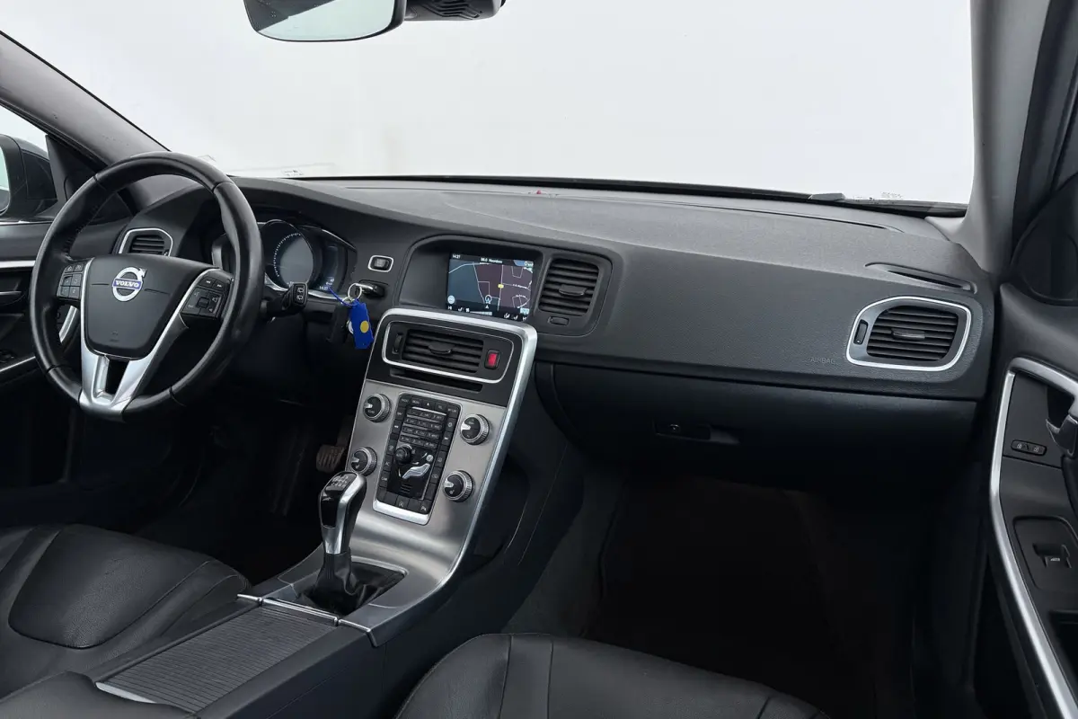2.0 T4 Nordic+ | Org NL | Schuif-/Kanteldak | Leer | Stoelverwarming | Camera | Cruise Control | Climate Control |