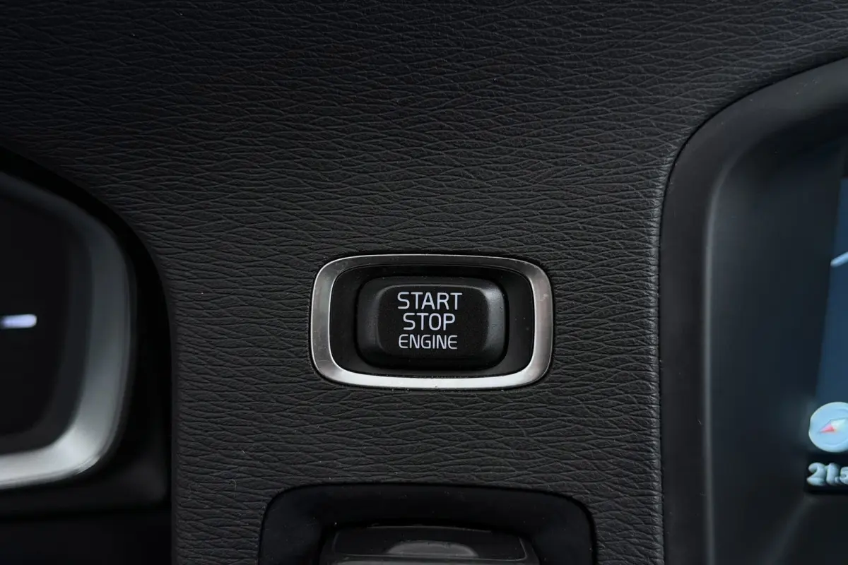 2.0 T4 Nordic+ | Org NL | Schuif-/Kanteldak | Leer | Stoelverwarming | Camera | Cruise Control | Climate Control |