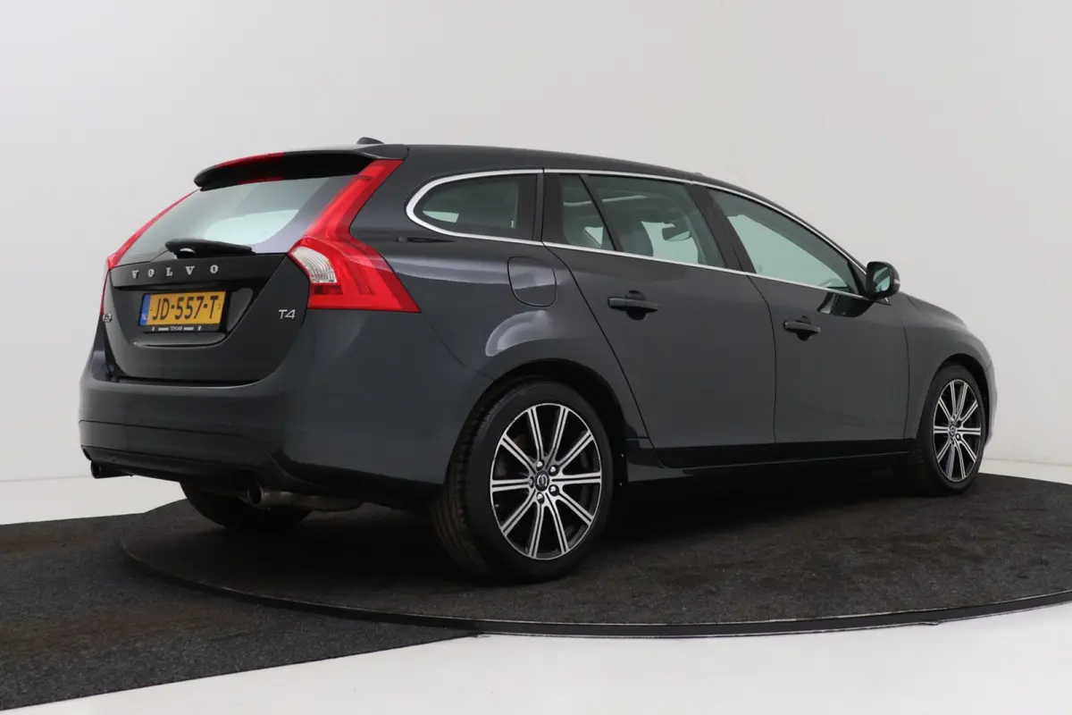 2.0 T4 Nordic+ | Org NL | Schuif-/Kanteldak | Leer | Stoelverwarming | Camera | Cruise Control | Climate Control |