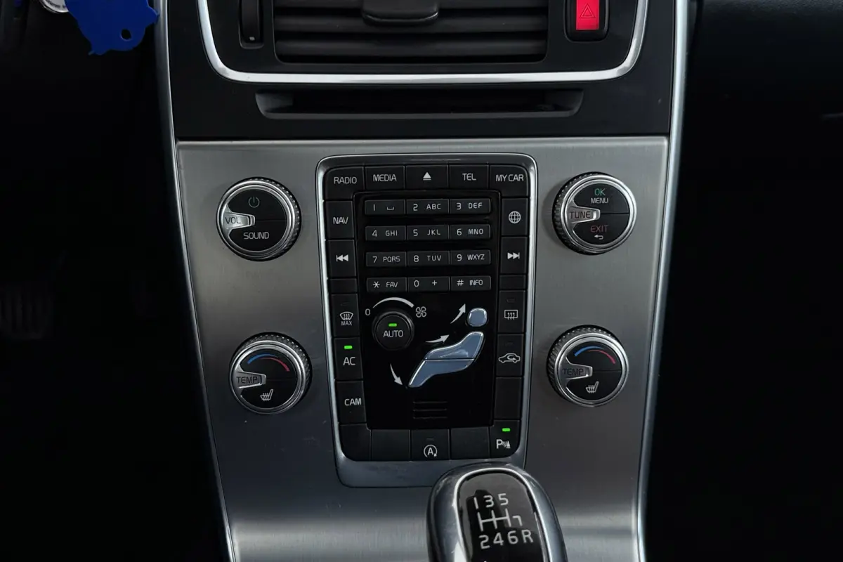 2.0 T4 Nordic+ | Org NL | Schuif-/Kanteldak | Leer | Stoelverwarming | Camera | Cruise Control | Climate Control |