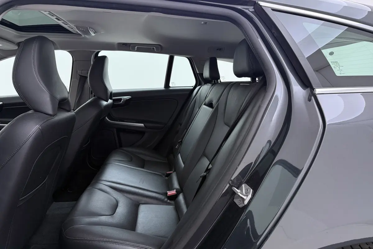2.0 T4 Nordic+ | Org NL | Schuif-/Kanteldak | Leer | Stoelverwarming | Camera | Cruise Control | Climate Control |