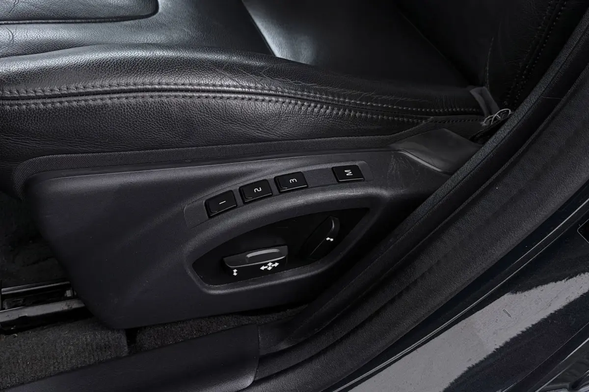 2.0 T4 Nordic+ | Org NL | Schuif-/Kanteldak | Leer | Stoelverwarming | Camera | Cruise Control | Climate Control |