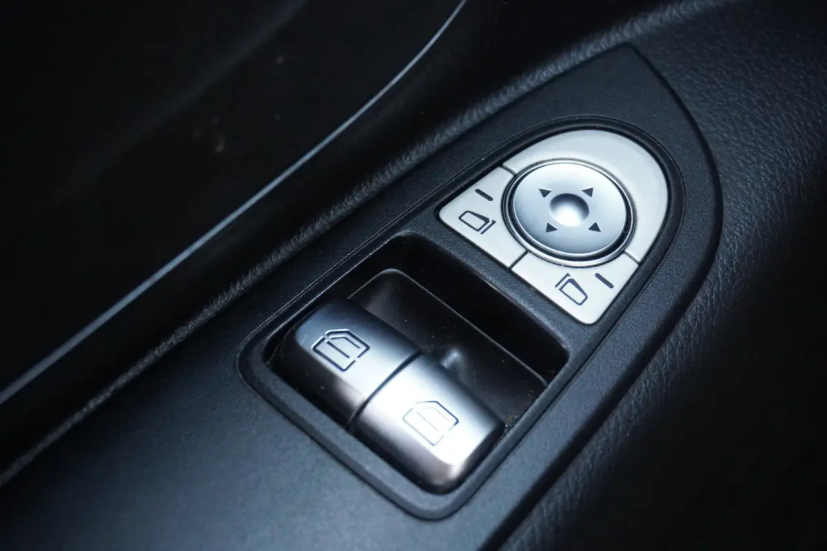 110 CDI Lang Dubbel Cabine EURO 6 - Airco - PDC - NAP - €22.950,- Excl.