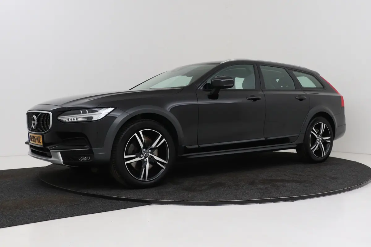 2.0 T5 Pro | Uitklap Trekhaak | Dealer Ond. | Stoelverwarming V+A | CarPlay | Adap. Cruise | Camera |
