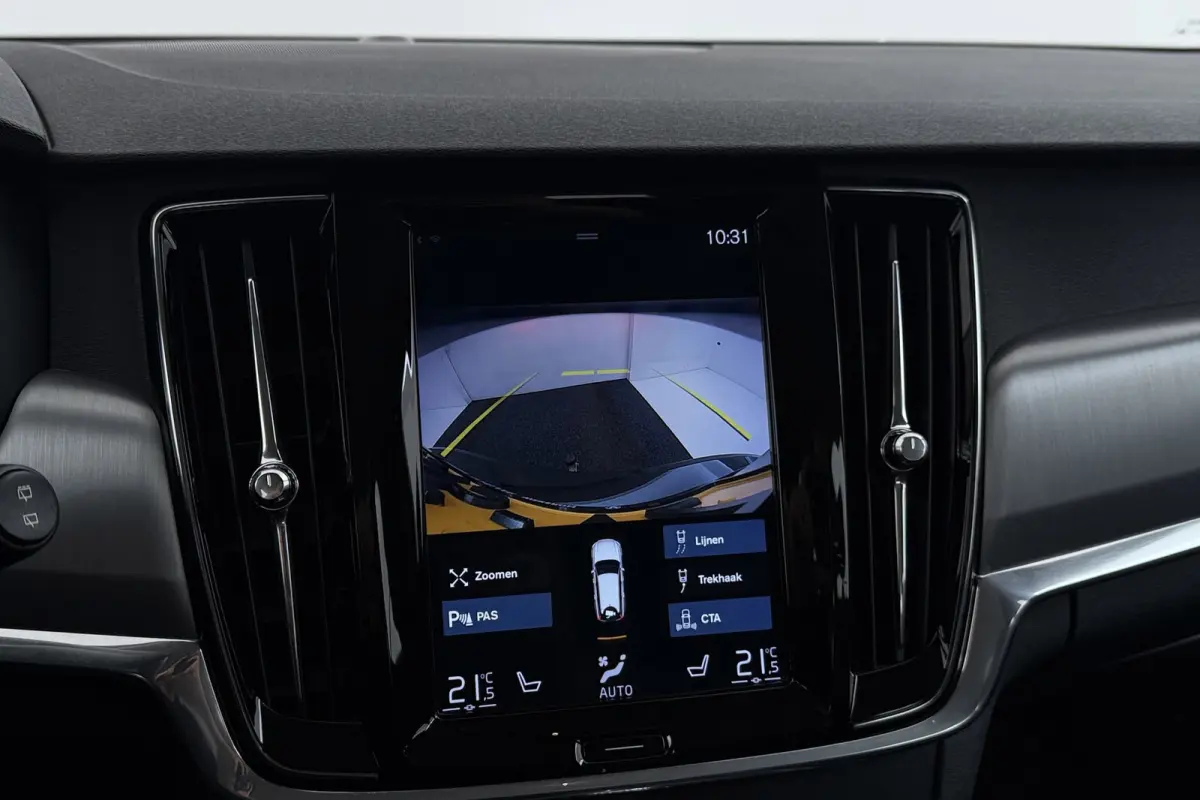 2.0 T5 Pro | Uitklap Trekhaak | Dealer Ond. | Stoelverwarming V+A | CarPlay | Adap. Cruise | Camera |