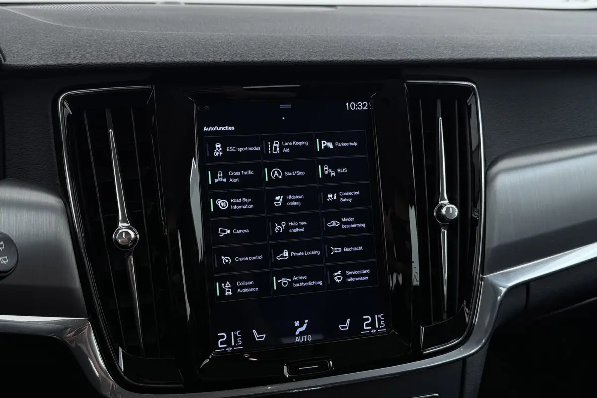 2.0 T5 Pro | Uitklap Trekhaak | Dealer Ond. | Stoelverwarming V+A | CarPlay | Adap. Cruise | Camera |