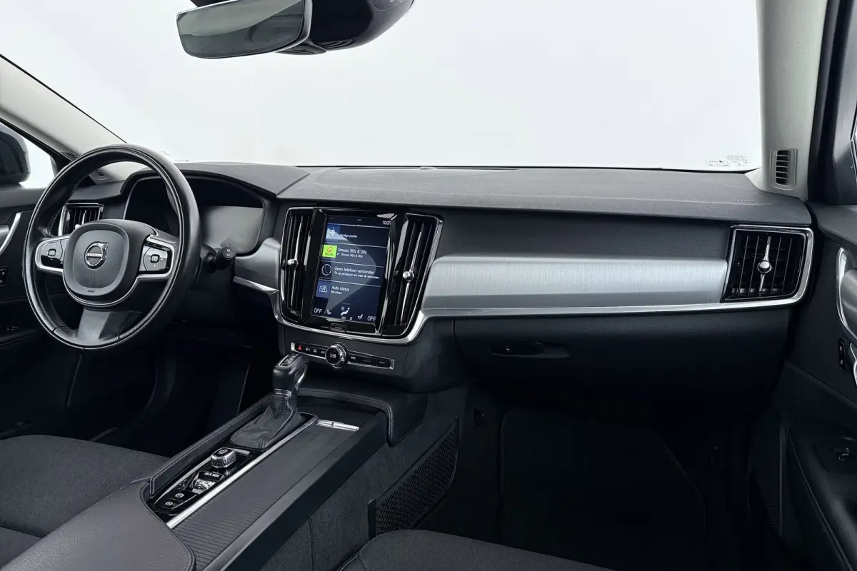 2.0 T5 Pro | Uitklap Trekhaak | Dealer Ond. | Stoelverwarming V+A | CarPlay | Adap. Cruise | Camera |