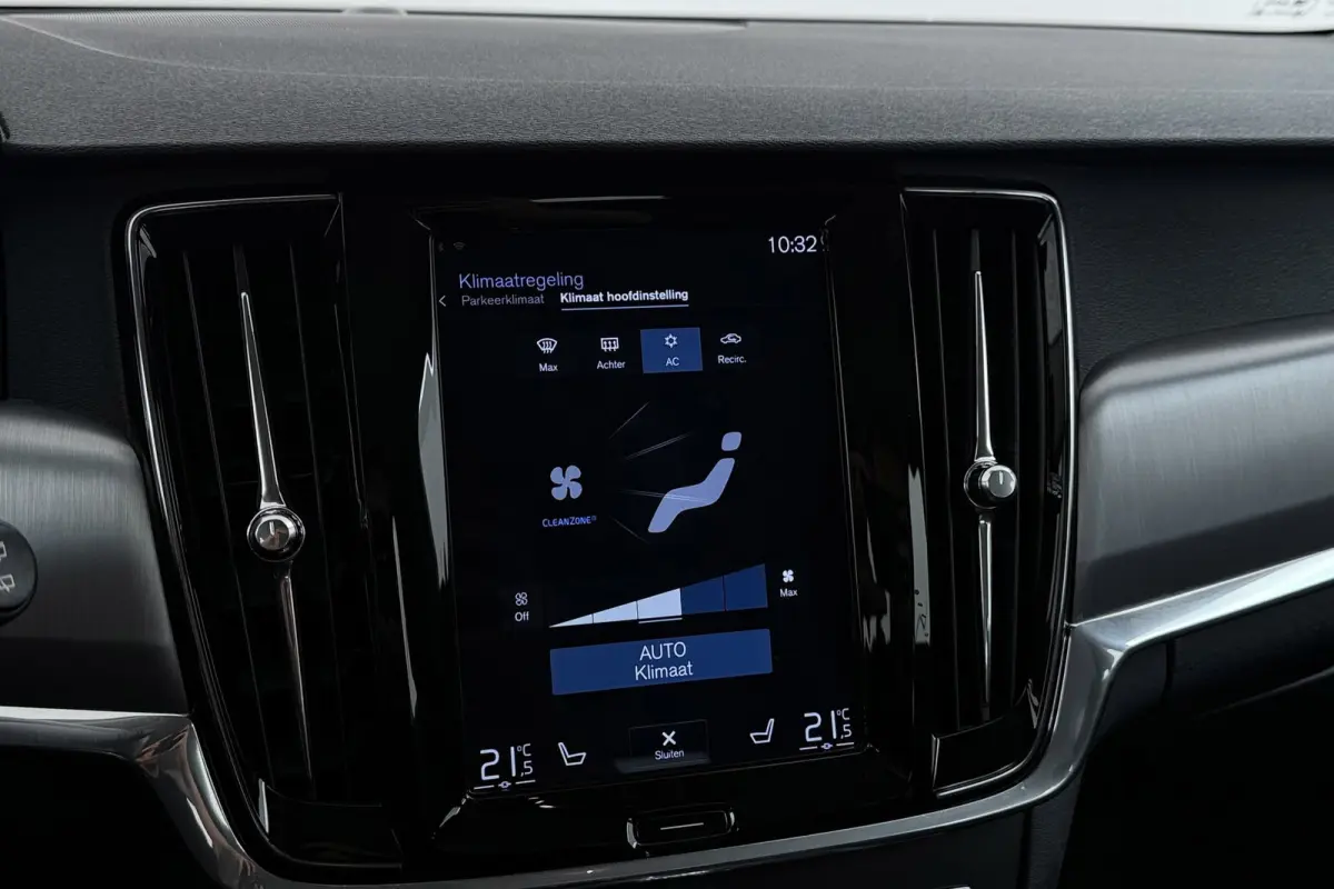 2.0 T5 Pro | Uitklap Trekhaak | Dealer Ond. | Stoelverwarming V+A | CarPlay | Adap. Cruise | Camera |