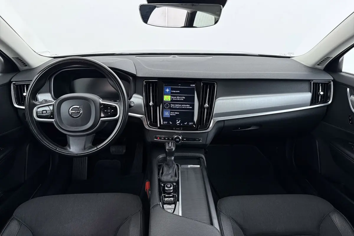 2.0 T5 Pro | Uitklap Trekhaak | Dealer Ond. | Stoelverwarming V+A | CarPlay | Adap. Cruise | Camera |