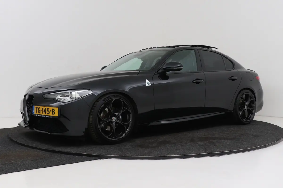 2.0T Super | Panoramadak | CarPlay | Org NL | Harman/Kardon | Stuur-/Stoelverwarming | Breed Navi | Sportstoelen