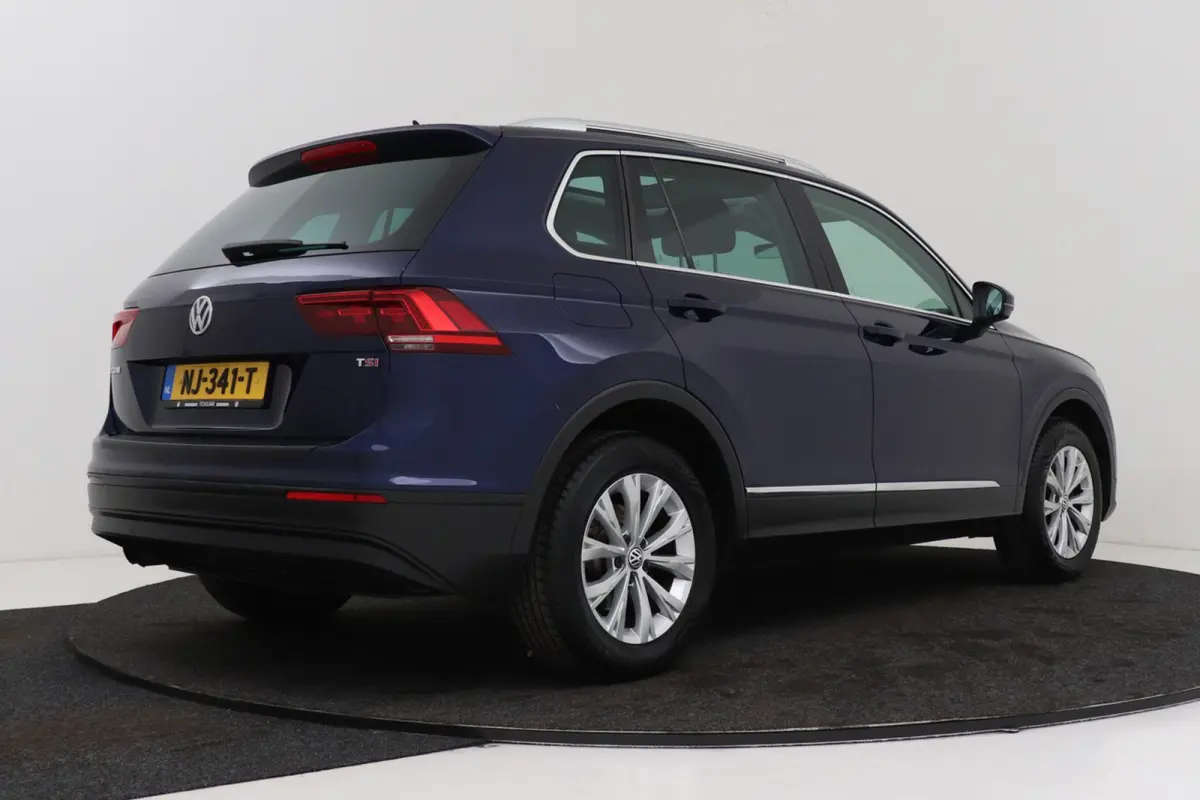 1.4 TSI Connected Series | Uitklap Trekhaak | Panoramadak | Dealer Ond. | CarPlay | Stoelverwarming |