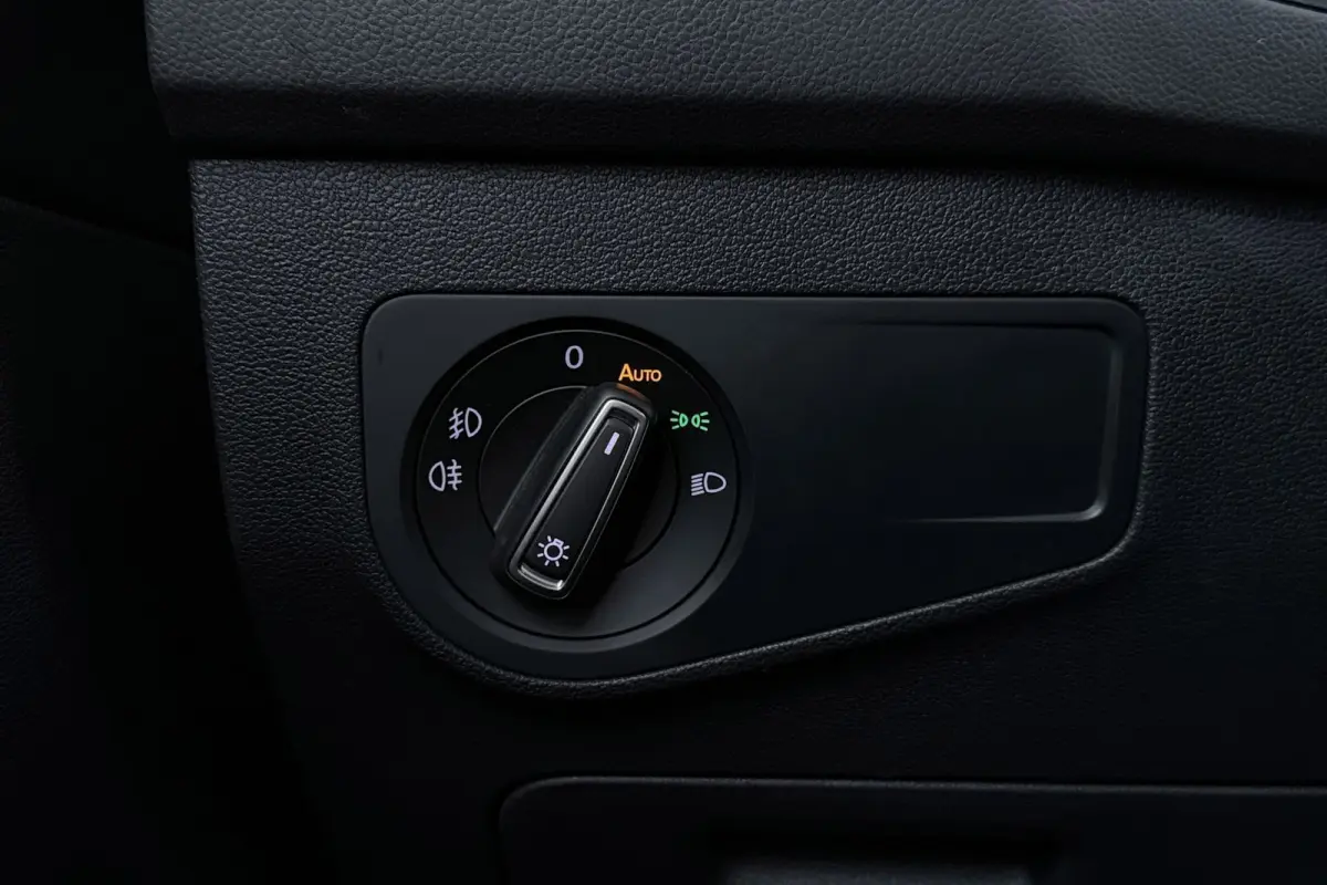 1.4 TSI Connected Series | Uitklap Trekhaak | Panoramadak | Dealer Ond. | CarPlay | Stoelverwarming |