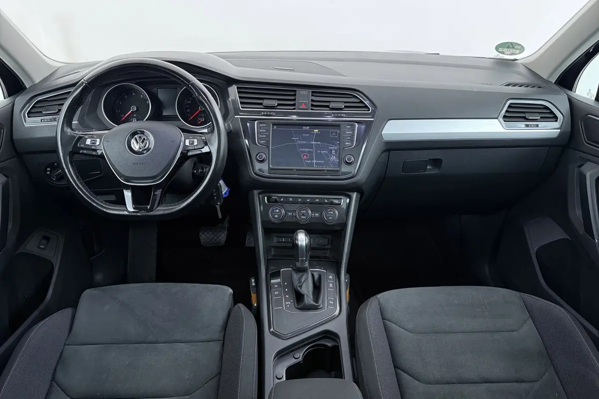 1.4 TSI Connected Series | Uitklap Trekhaak | Panoramadak | Dealer Ond. | CarPlay | Stoelverwarming |