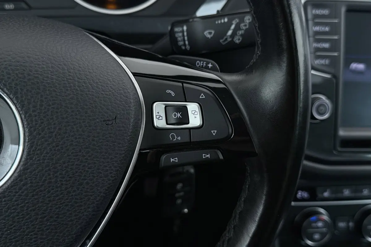 1.4 TSI Connected Series | Uitklap Trekhaak | Panoramadak | Dealer Ond. | CarPlay | Stoelverwarming |